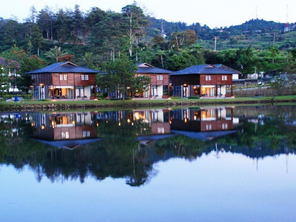 Hotel Taman Piknik Puncak Exterior photo